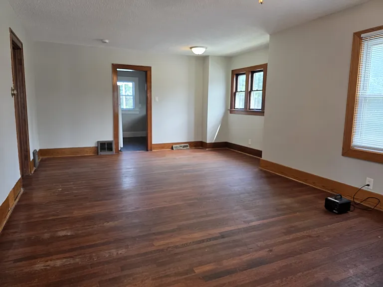 222 E Euclid Ave — Photo 4
