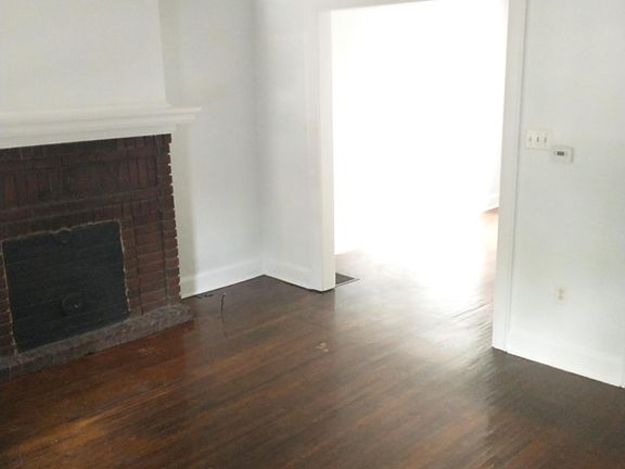 4th image of 404 E Lane Ave