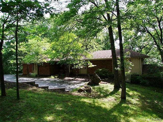 9 Chesterfield Lakes Rd photo 1