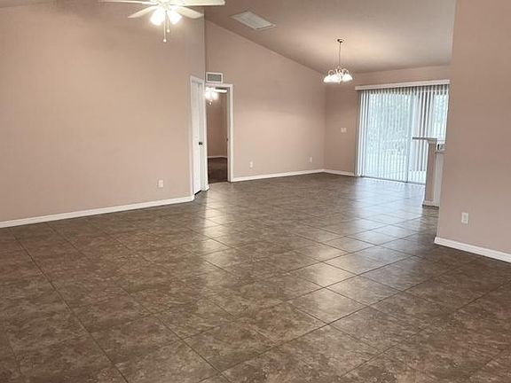 5th image of 1527 NE 40th St