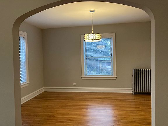 3rd image of 2317-2325 W Chase Ave #2319-2