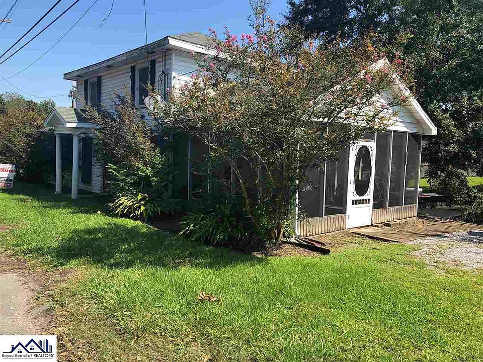 2nd image of 7083 Main St
