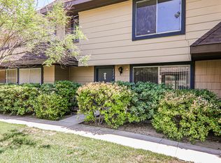 6226 Meadow View Ln, Las Vegas, NV 89103