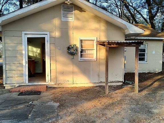 4th image of 147 Rubin Ave.