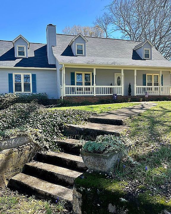 1st image of 901 Tripp St