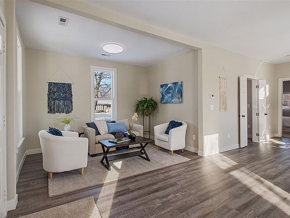 5th image of 726 N Avenue C