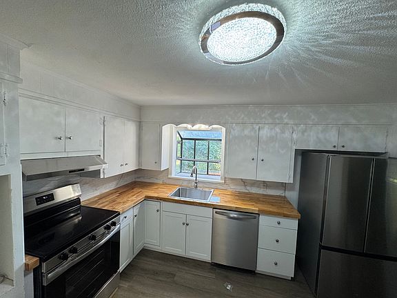 4th image of 7036 W Canal Blvd