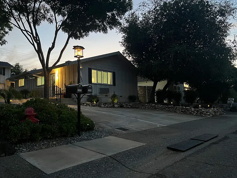 1522 Mesa St — Photo 3