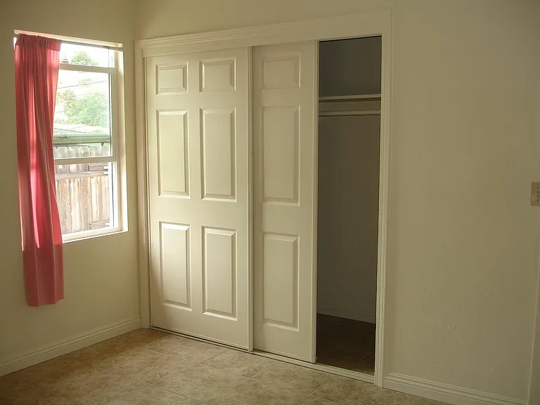 5857 Lynn St — Photo 9