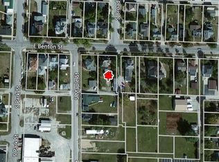111 E Benton St, Wapakoneta, OH 45895