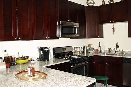 4th image of 3505 N Elston Ave #1