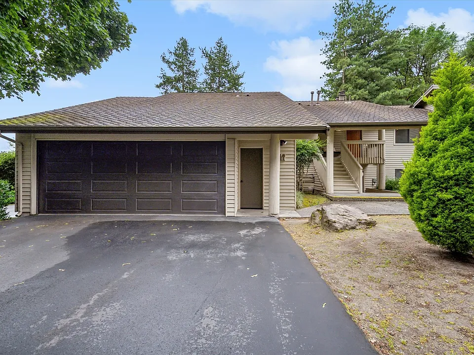 1112 Bellefield Park Ln