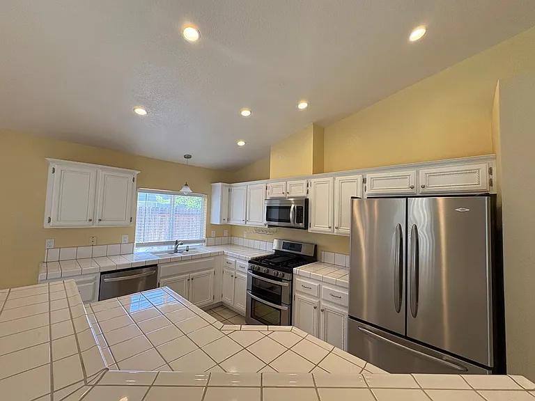 1141 Elderwood Dr — Photo 7