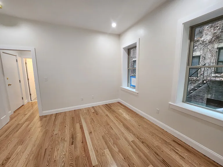 29 Queensberry Street — Photo 13