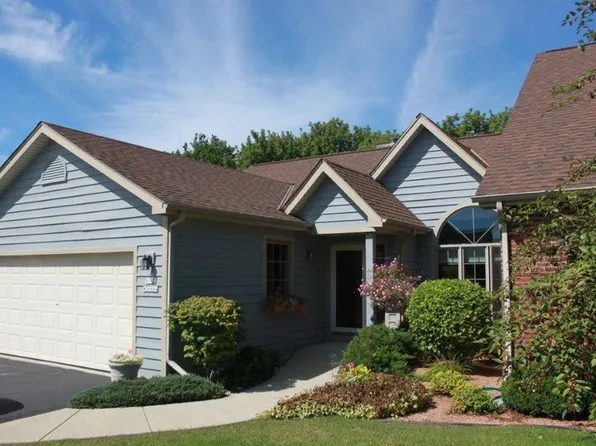 N19W26664 Milkweed Ln, Pewaukee, WI 53072