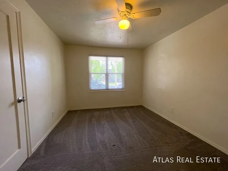 1457 Roberta St — Photo 25