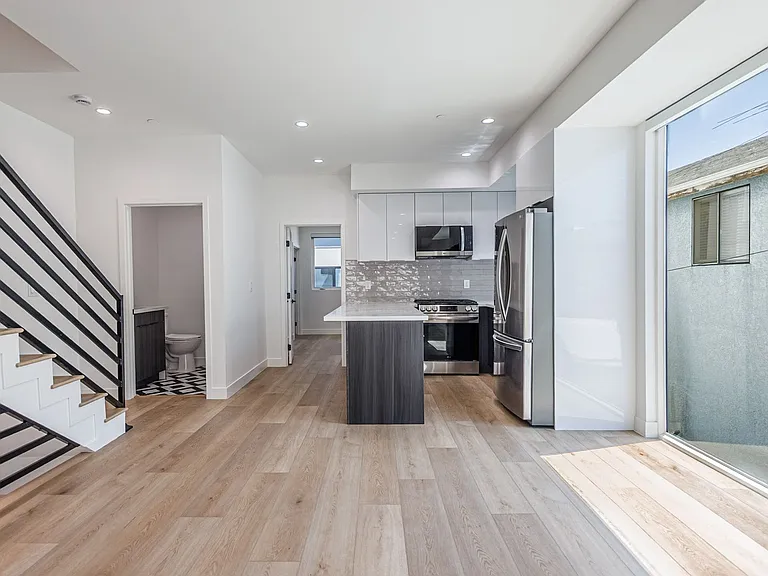 11311 Collins St — Photo 81