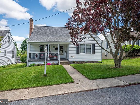 5th image of 463 E Green St