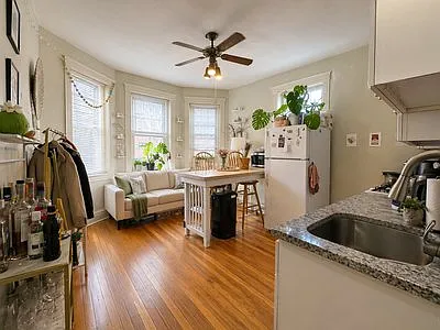 Building Photo - 1412 Commonwealth Ave #13