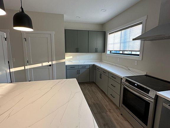 5th image of 420 Pine St