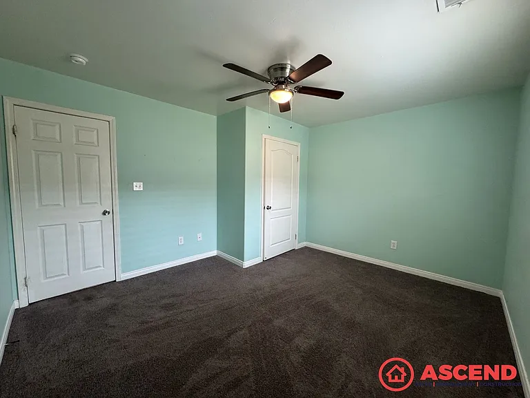 302 Tanner Michael Dr — Photo 9