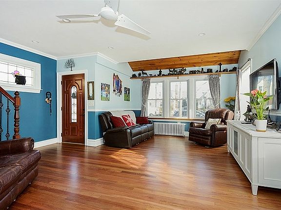 5th image of 96 Hinsdale Ave