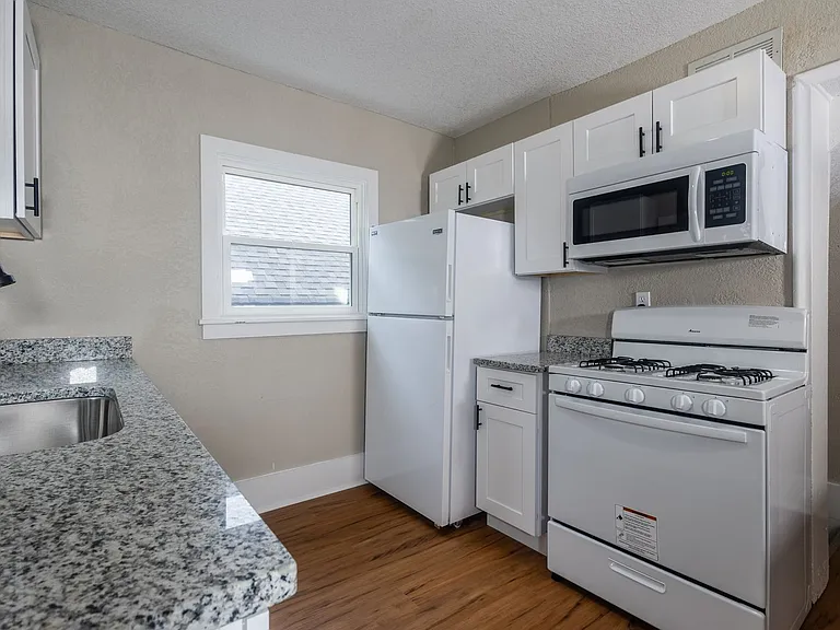 4234 Parker St — Photo 10