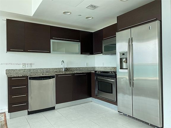 5th image of 951 Brickell Ave APT 2508