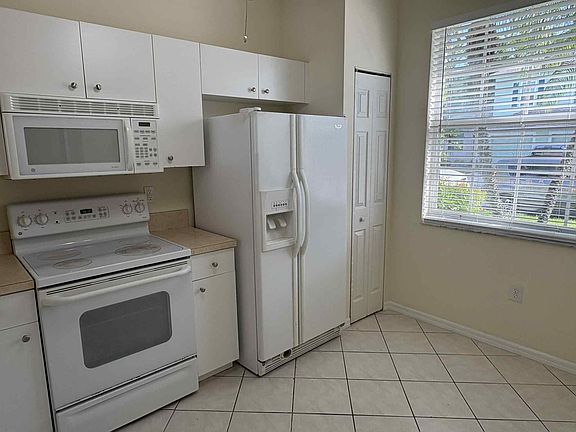 3rd image of 3629 Pine Oak Cir APT 106