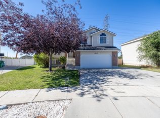 2674-75 N East Lakeview Dr, Clearfield, UT 84015