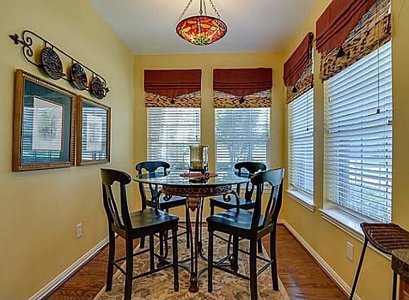 3rd image of 9921 Dryden Ln