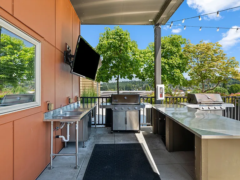 The Platform Apartments — Photo 33