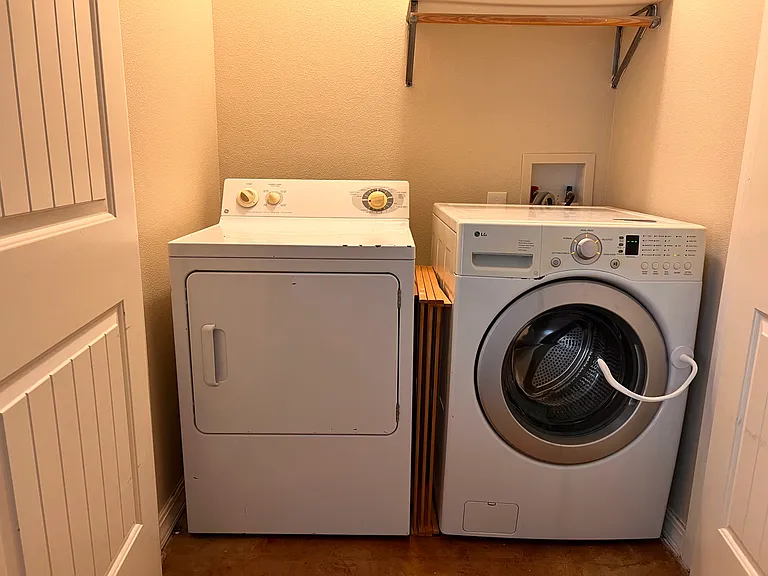 20 Mesquite St — Photo 27