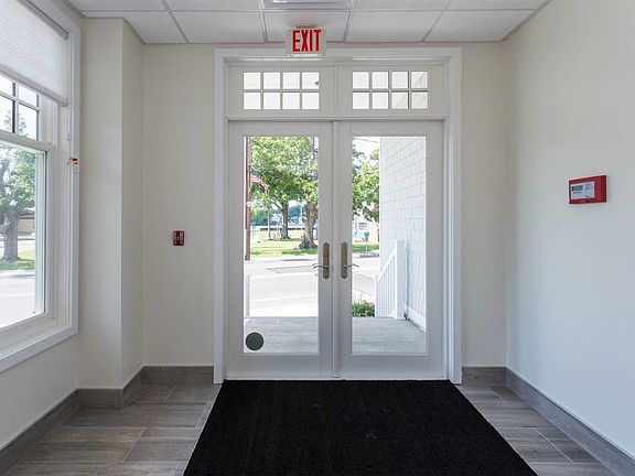 3rd image of 324 Main St APT 3B