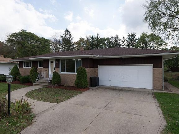 2nd image of 18245 Bonnie Ln