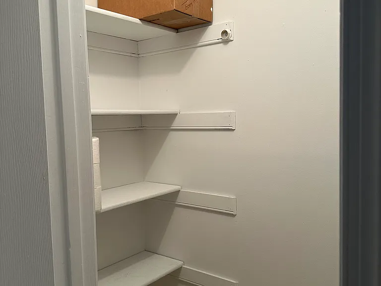 404 Hickorywood Cir — Photo 10