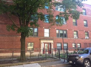 1041 W Byron St, Chicago, IL 60613