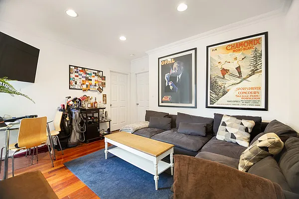 Rented by REAL New York | media 7