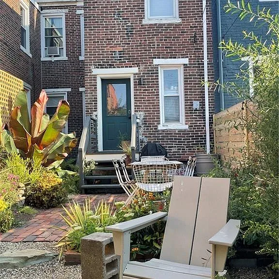 1835 Locust St — Photo 8