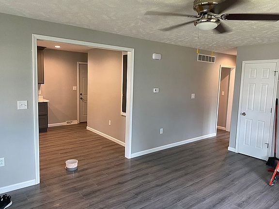 3rd image of 701 Park St