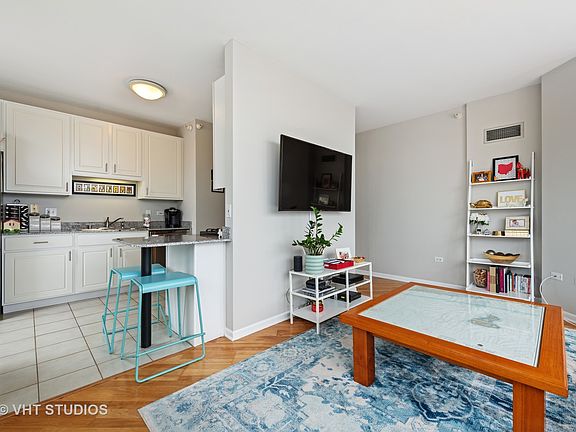3rd image of 645 N Kingsbury St APT 2309