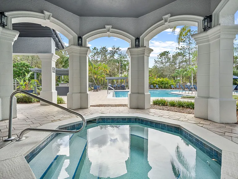 The Grand Reserve at Tampa Palms Apartments — Photo 28