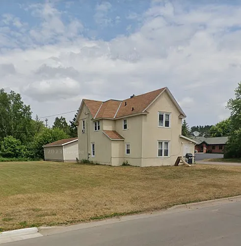624 Beech St Photo 1