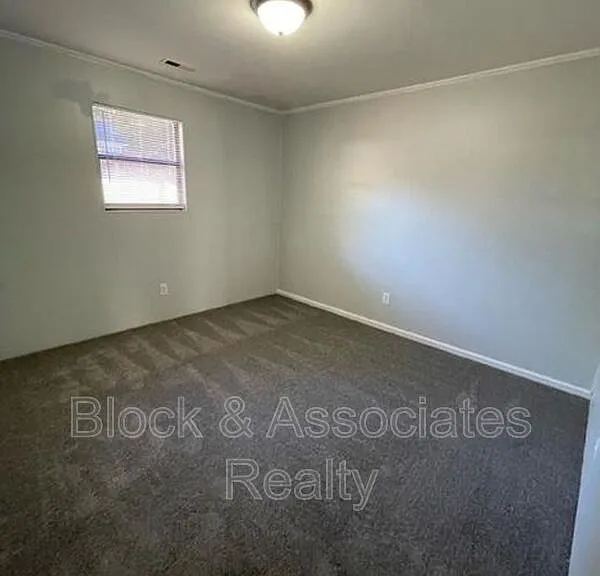 240 Hughes St #A — Photo 3