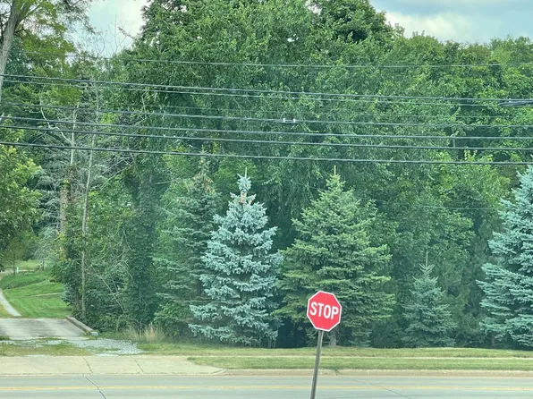 2127 Dover Center Rd, Westlake, OH 44145