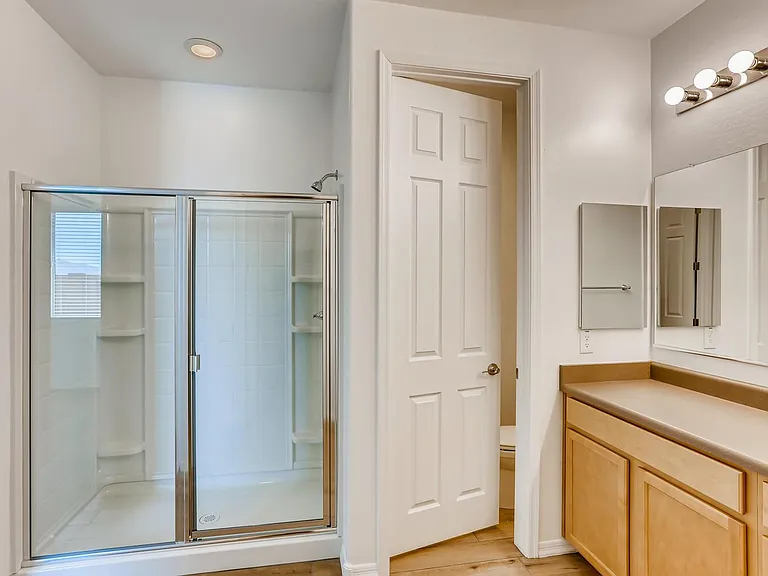 10819 W Lincoln St — Photo 15