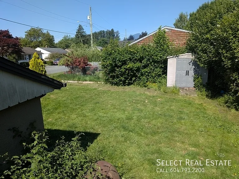 9425 Stanley St — Photo 16