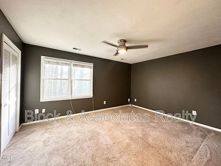 5649 Hamstead Xing — Photo 8