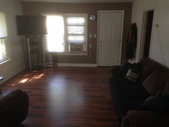 2nd image of 224 W Hert Ave