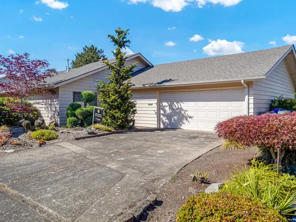 3248 Oakcrest Dr NW, Salem, OR 97304